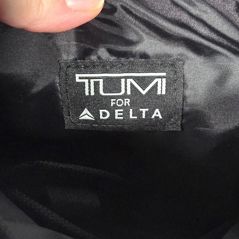 Lot of 2 TUMI for Delta Zip Travel Cosmetic Bag Toiletry‎ Purple Silver Nylon